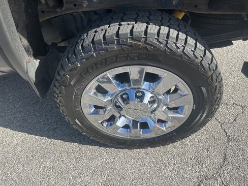 Used 2018 GMC Sierra 2500 Denali w/ Duramax Plus Package image 9