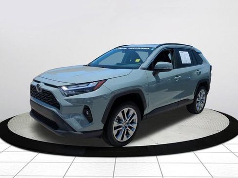 Used 2022 Toyota RAV4 XLE Premium FWD image 7