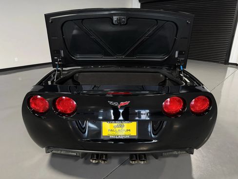 Used 2009 Chevrolet Corvette Convertible w/ Preferred Equipment Group RWD image 23