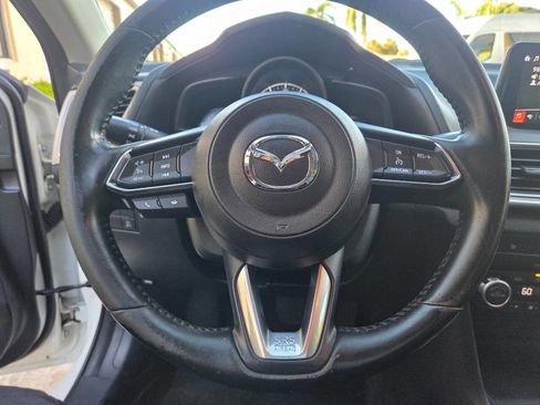 Used 2018 MAZDA MAZDA3 Touring image 12