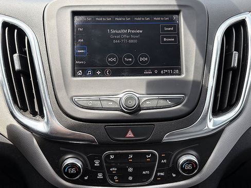 Used 2020 Chevrolet Equinox LT FWD image 22