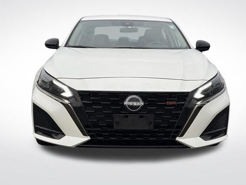 Used 2023 Nissan Altima 2.5 SR FWD image 3