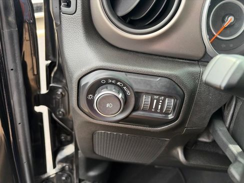 Certified 2018 Jeep Wrangler Sport AWD/4WD image 24