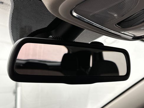 Used 2015 Jeep Cherokee Sport image 28