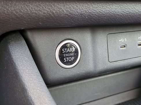 Used 2023 Nissan Rogue S image 26