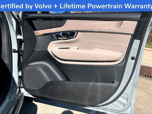 Used 2025 Volvo XC90 B6 Plus image 25