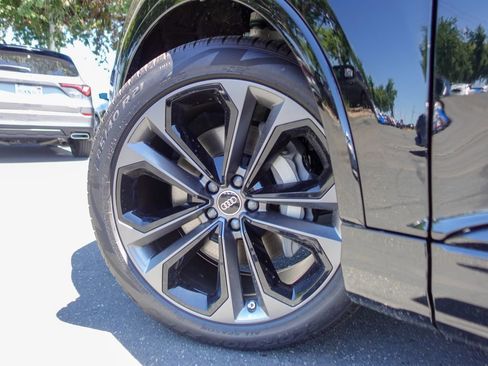 New 2026 Audi Q7 3.0T Premium Plus AWD/4WD image 10