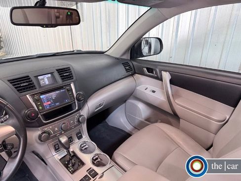 Used 2013 Toyota Highlander SE image 14