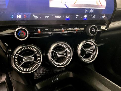 Used 2024 Chevrolet Blazer EV LT image 26