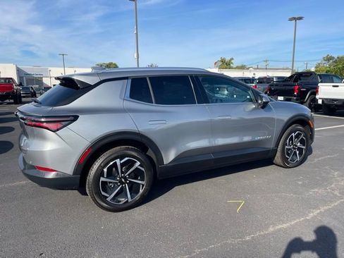New 2026 Chevrolet Equinox EV LT AWD/4WD image 6