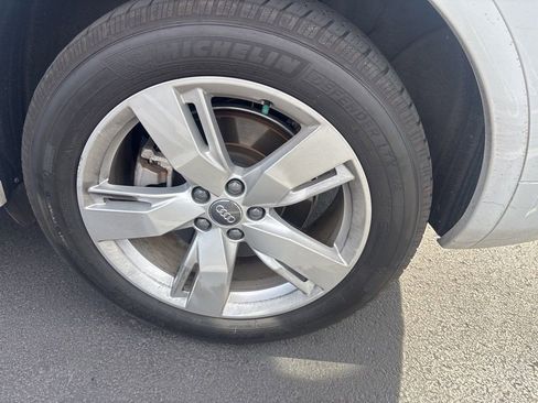 Used 2019 Audi Q5 2.0T Premium Plus w/ Premium Plus Package image 13