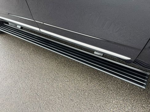 Used 2024 GMC Yukon XL Denali image 25