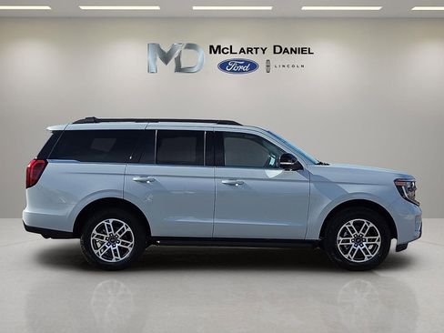 New 2026 Ford Expedition Active image 6