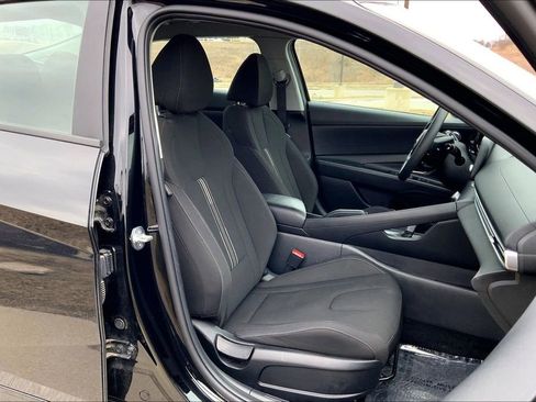 Used 2023 Hyundai Elantra SEL image 21