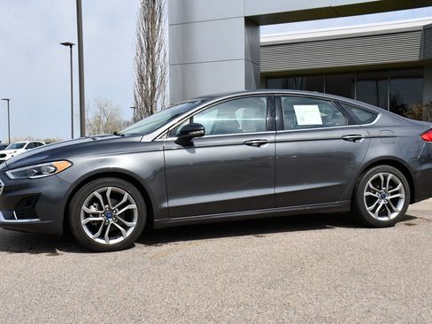 Used 2020 Ford Fusion SEL FWD image 2