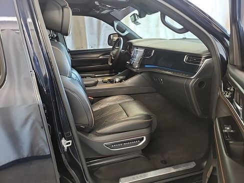 Used 2023 Jeep Grand Wagoneer Series III w/ Quick Order Packagew 28T AWD/4WD image 13