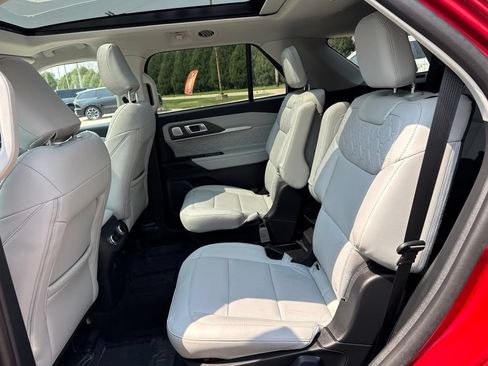 Used 2026 Ford Explorer Platinum w/ LUX Leather Package AWD/4WD image 23