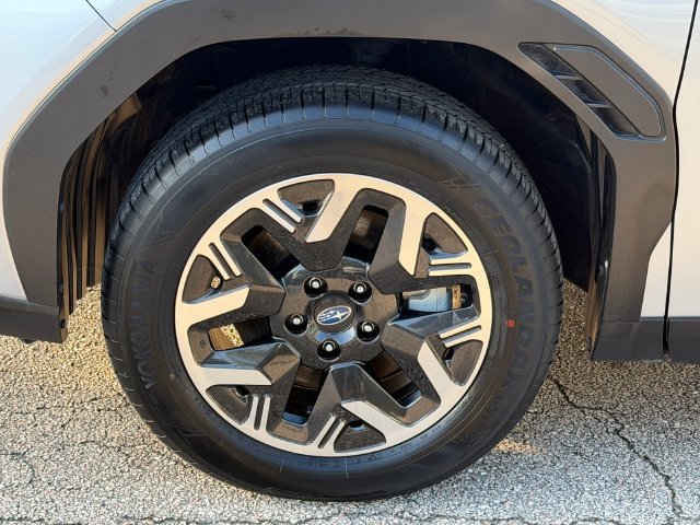 Certified 2025 Subaru Forester Premium AWD/4WD image 11