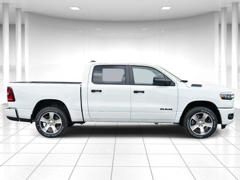 New 2026 RAM 1500 Express AWD/4WD image 2