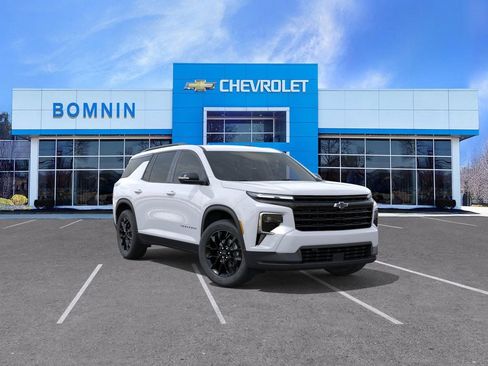 New 2026 Chevrolet Traverse LT w/ Midnight/Sport Edition image 2