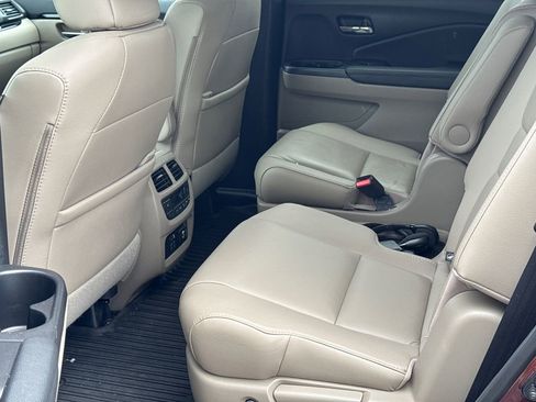 Used 2021 Honda Pilot Touring image 19