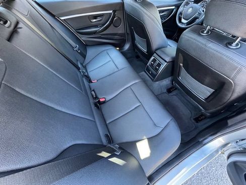 Used 2018 BMW 330i xDrive Sedan AWD/4WD image 18