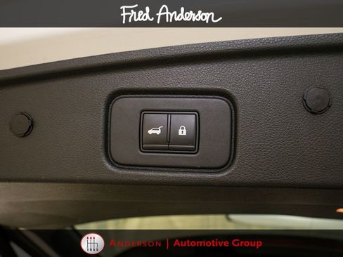 Used 2022 Nissan Pathfinder SL w/ SL Premium Package FWD image 6