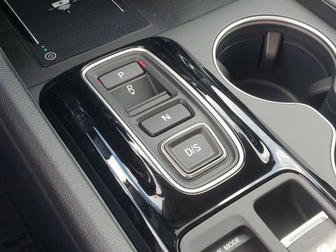 New 2025 Honda Pilot Touring image 36