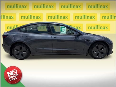 Used 2022 Tesla Model 3 Long Range AWD/4WD image 2