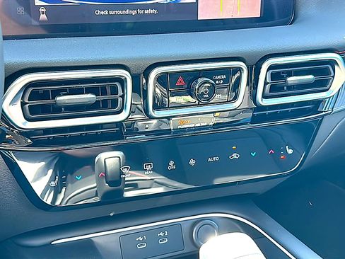 New 2026 Nissan Sentra SR w/ SR Premium Package image 24