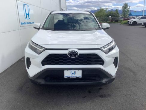 Used 2025 Toyota RAV4 XLE AWD/4WD image 6