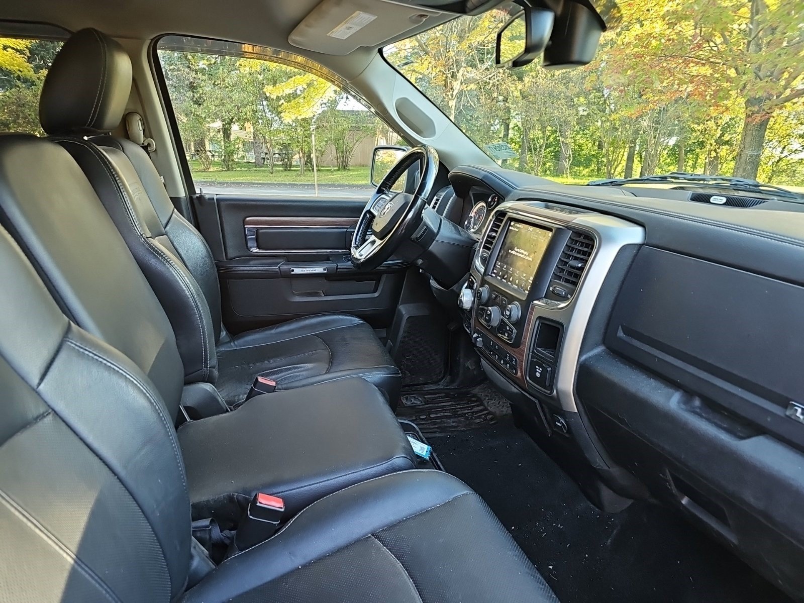 Used 2018 RAM 1500 Laramie w/ Convenience Group AWD/4WD image 11