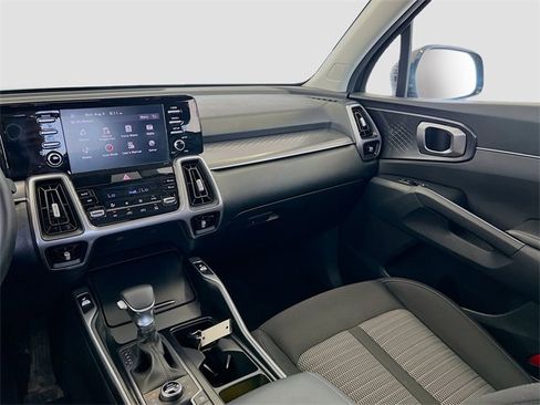 Used 2023 Kia Sorento LX image 24