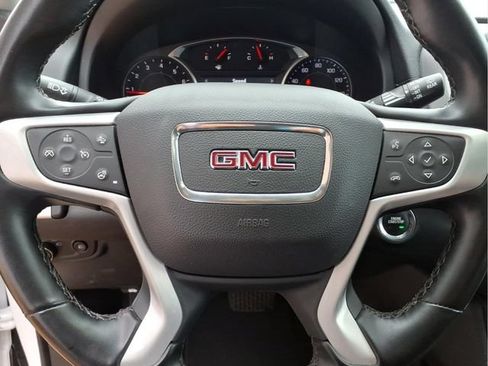 Used 2024 GMC Terrain SLT AWD/4WD image 15