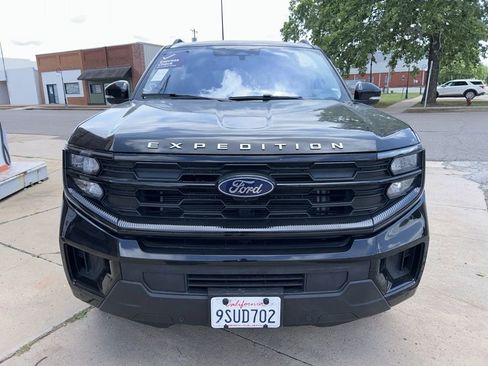 Used 2025 Ford Expedition Active AWD/4WD image 4