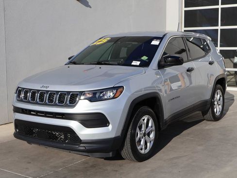Used 2025 Jeep Compass Sport AWD/4WD image 1