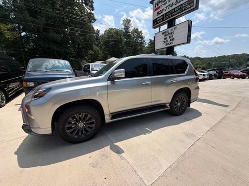 Used 2022 Lexus GX 460 Luxury w/ Sport Design Package AWD/4WD image 5
