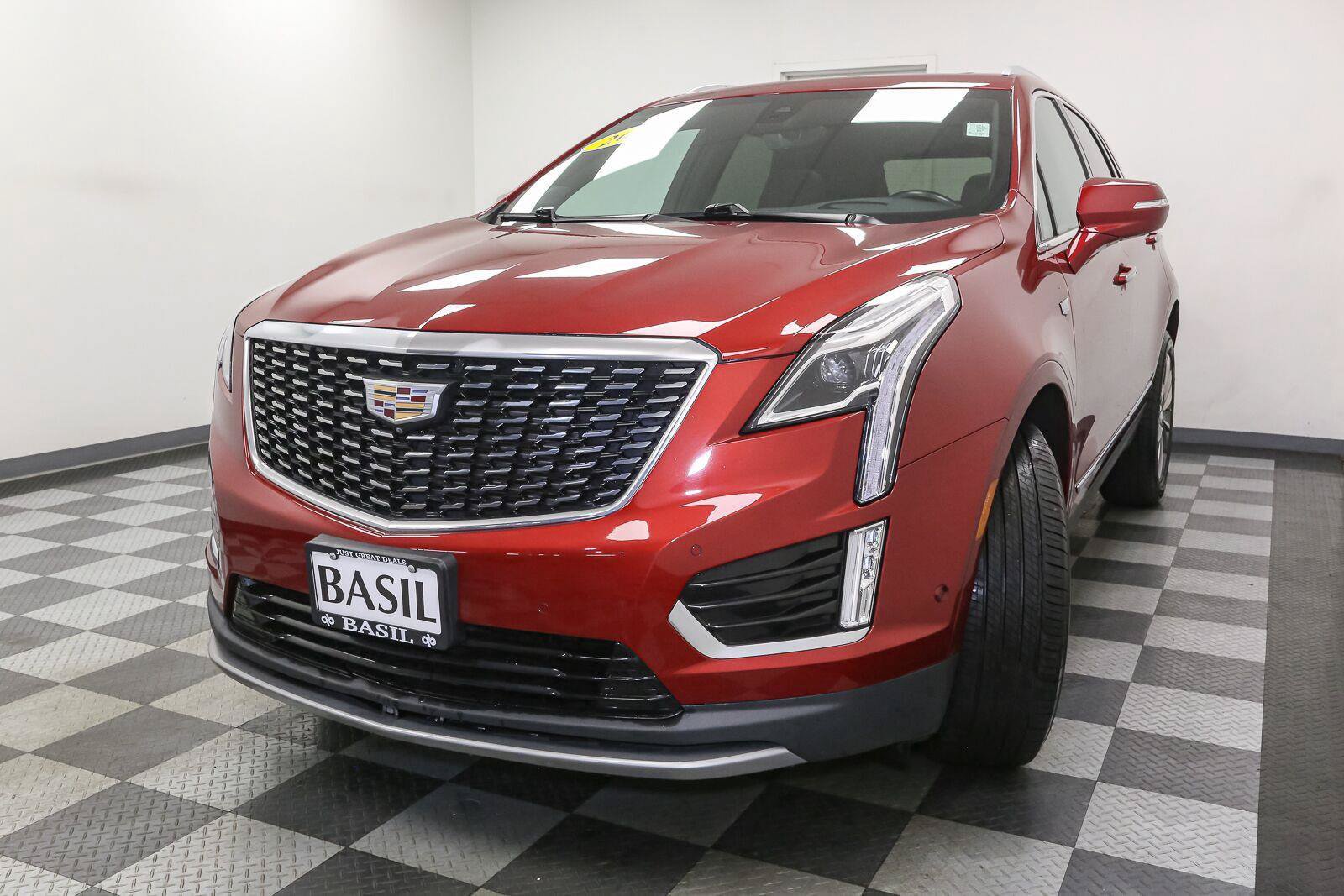 Used 2021 Cadillac XT5 Premium Luxury AWD/4WD image 4