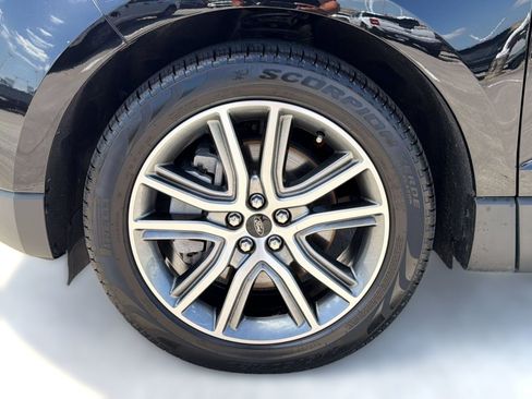Certified 2024 Ford Edge Titanium AWD/4WD image 31