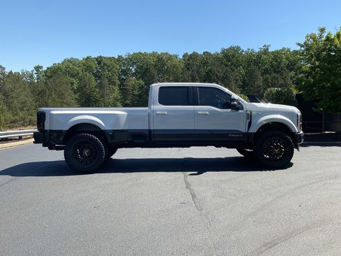 Used 2025 Ford F450 King Ranch w/ FX4 Off-Road Package image 5