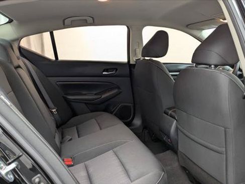 Used 2022 Nissan Altima 2.5 SV FWD image 17