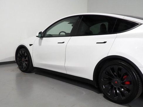 Used 2022 Tesla Model Y Performance image 45