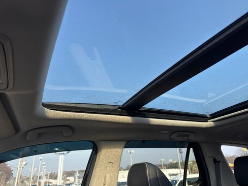 Used 2025 Honda Pilot Elite image 30