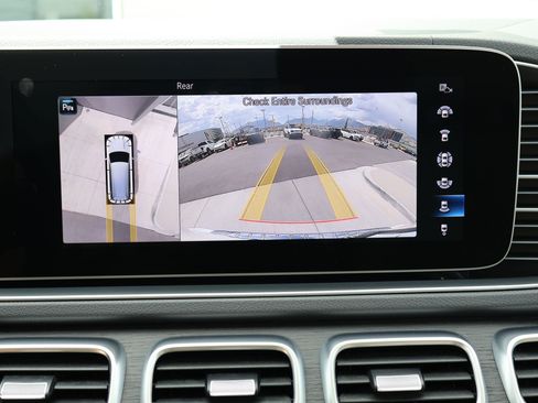 Used 2020 Mercedes-Benz GLS 450 4MATIC image 19