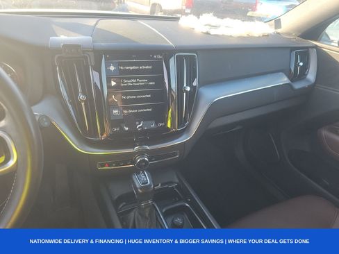 Used 2020 Volvo XC60 T5 Momentum w/ Protection Package Premier image 13