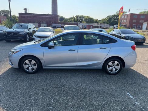 Used 2017 Chevrolet Cruze LS FWD image 3