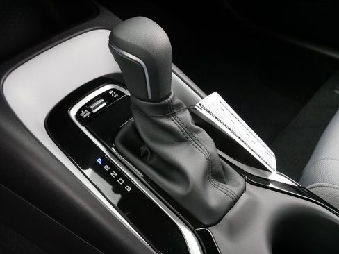 Certified 2025 Toyota Corolla SE image 24