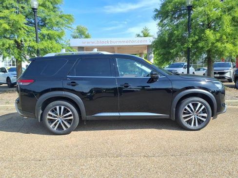 Certified 2025 Nissan Pathfinder Platinum w/ Black Appearance Package FWD image 1