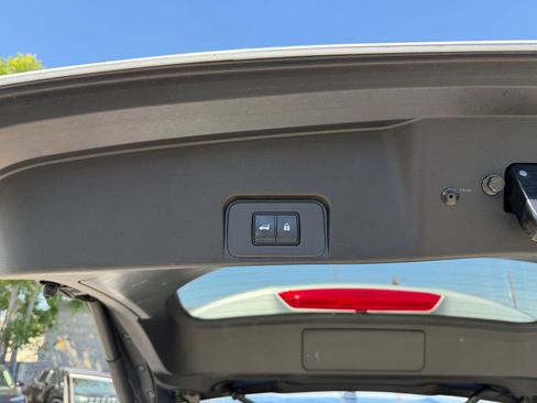 Used 2025 Nissan Rogue SV FWD image 23
