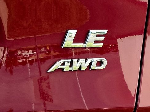 Used 2020 Toyota RAV4 LE AWD/4WD image 10
